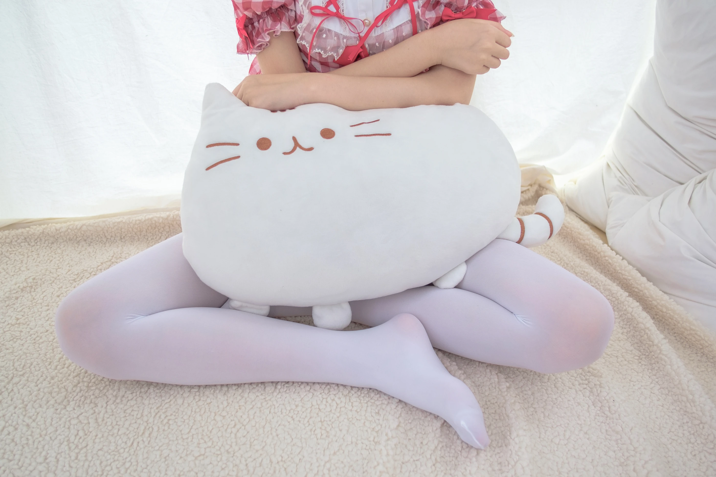 森萝财团 [R15-011] 红色格子裙白丝MM [67P]插图8